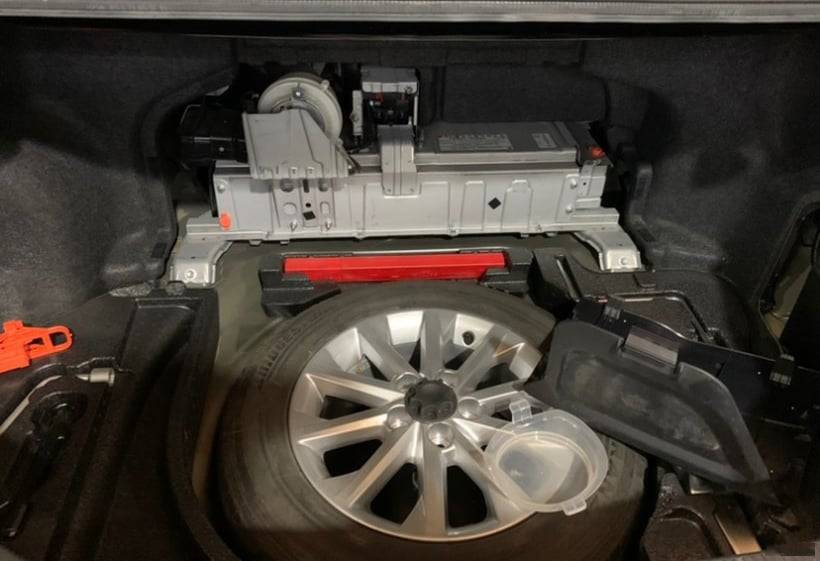 When to Replace the Battery in a 2012 Toyota Camry Hybrid - News - 1